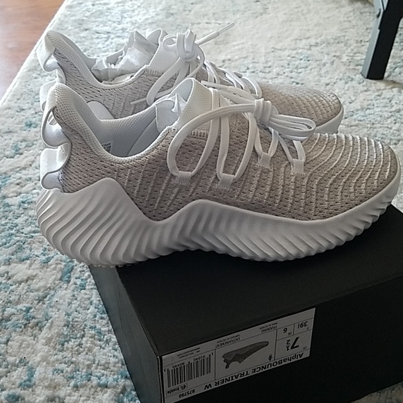 Adidas alphabounce trainer womens NWT Adidas alphabounce trainer womens NWT